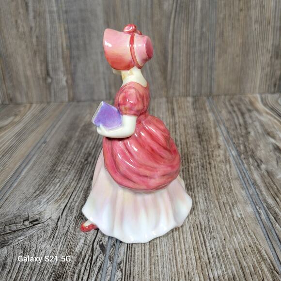 Vintage Paragon Figurine Miss Pamela, Bone China England - Picture 4 of 7